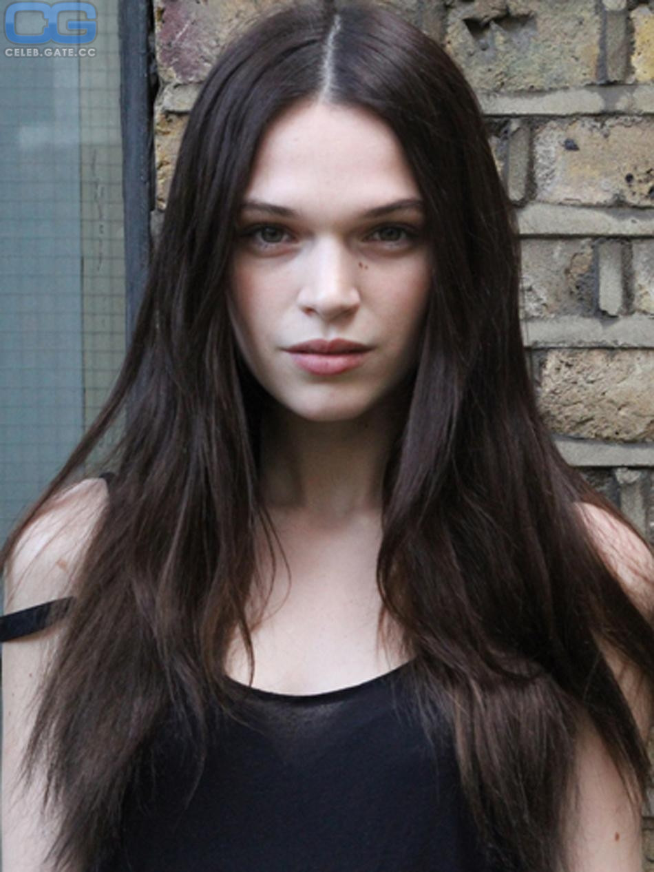 Anna Brewster 