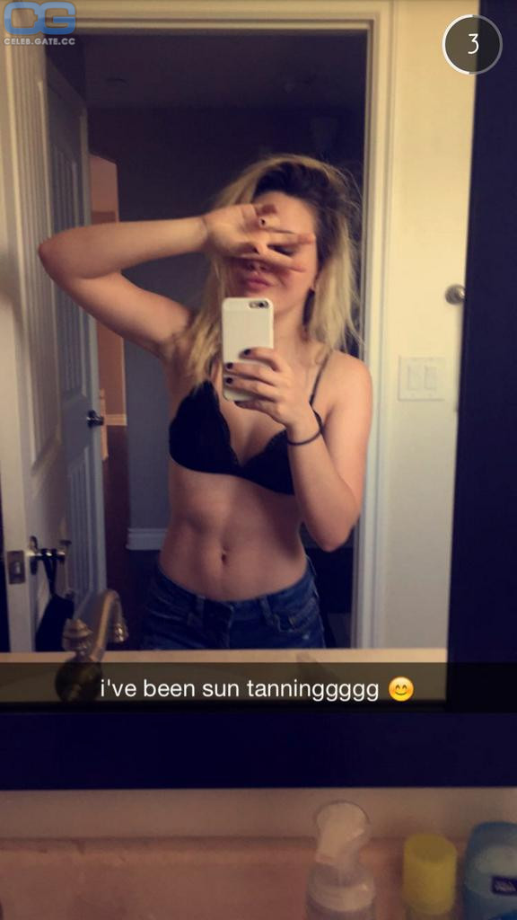 Bea Miller body