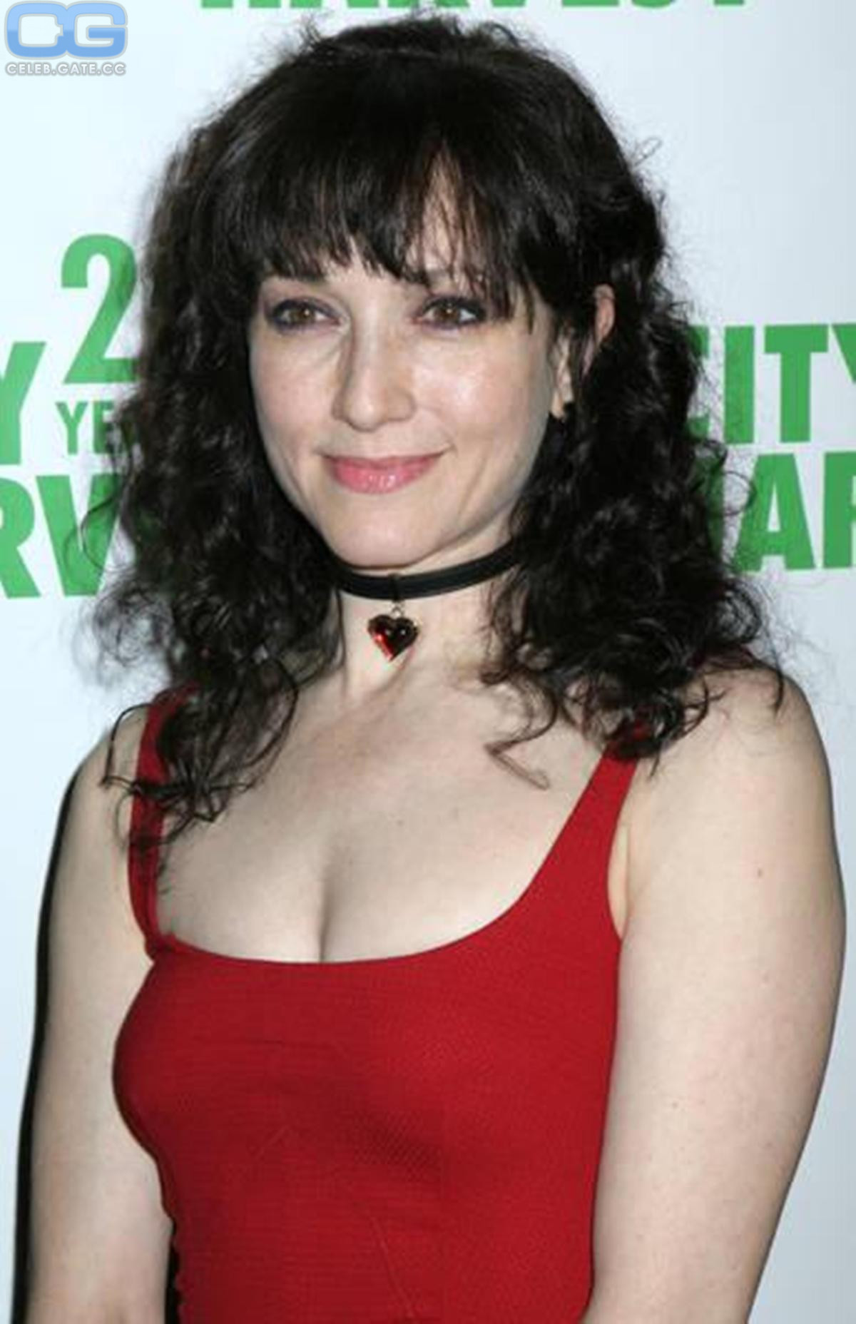 Bebe Neuwirth young