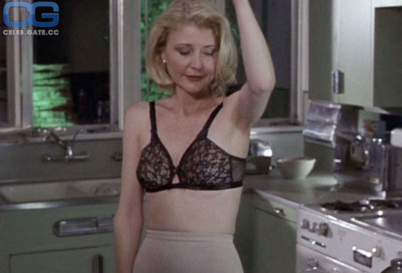 Beth Broderick 