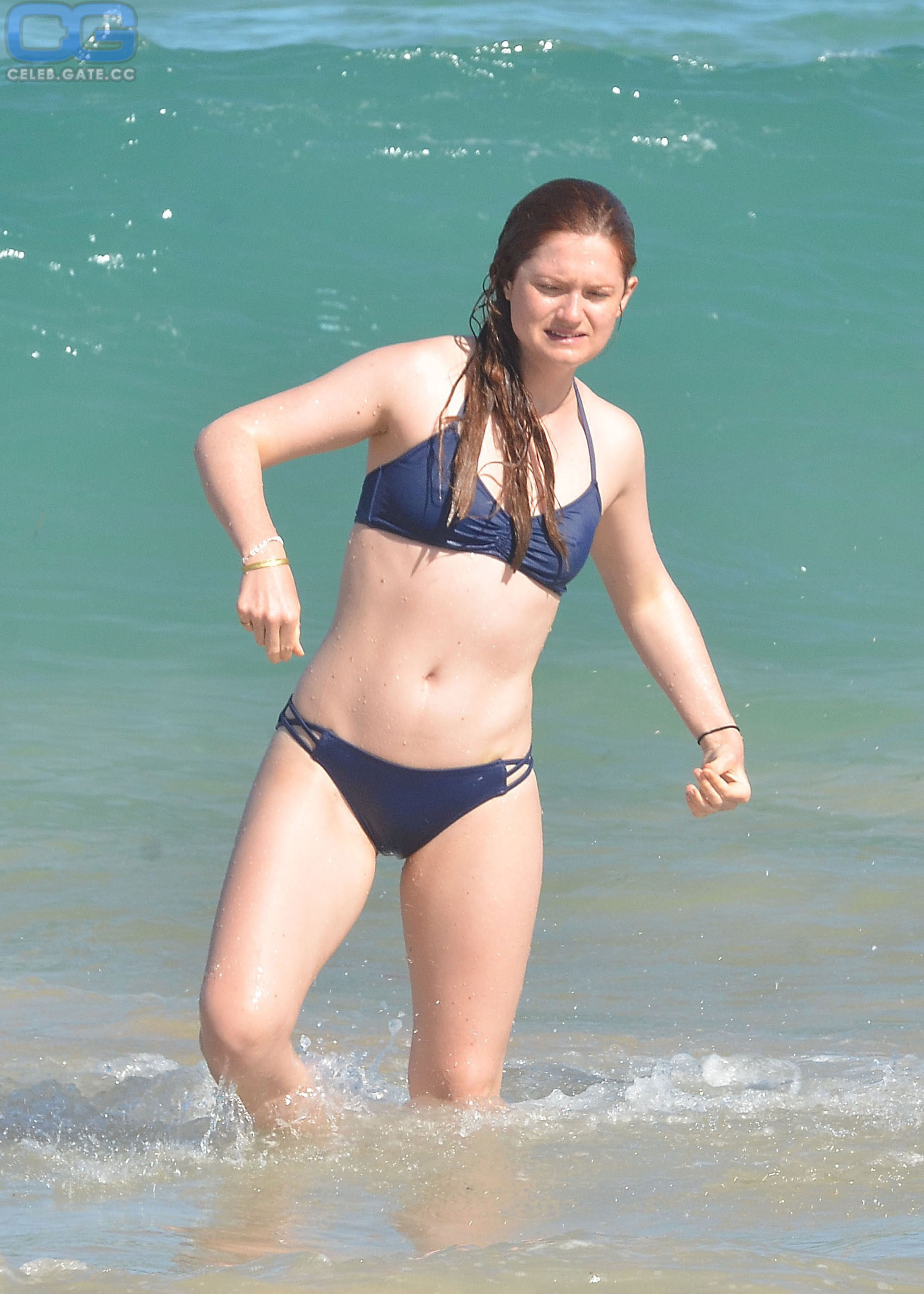 Bonnie Wright cameltoe