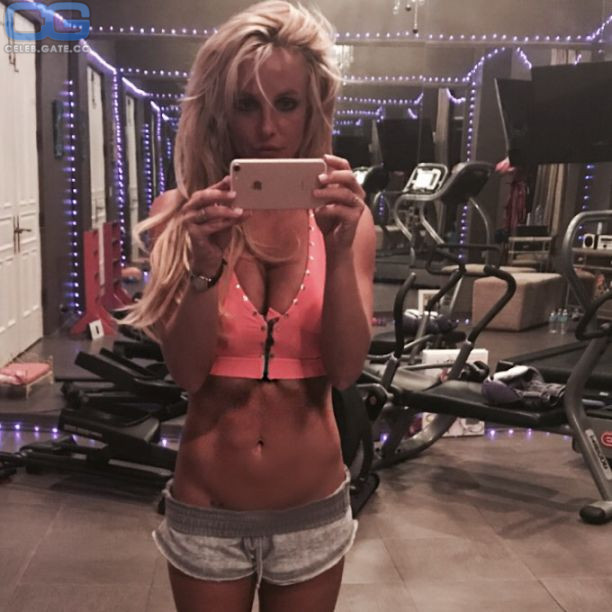 Britney Spears selfie