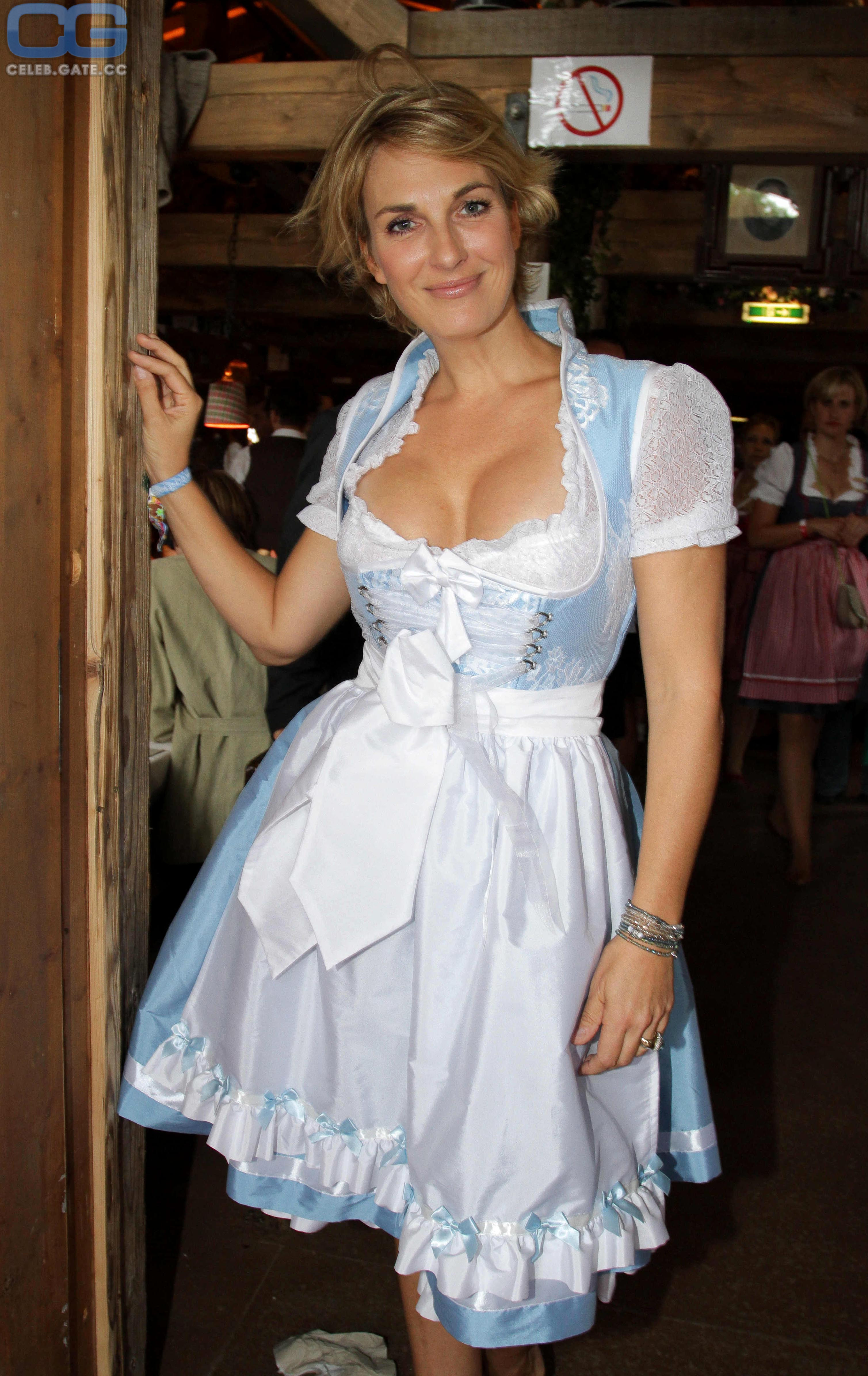 Britt Hagedorn dirndl