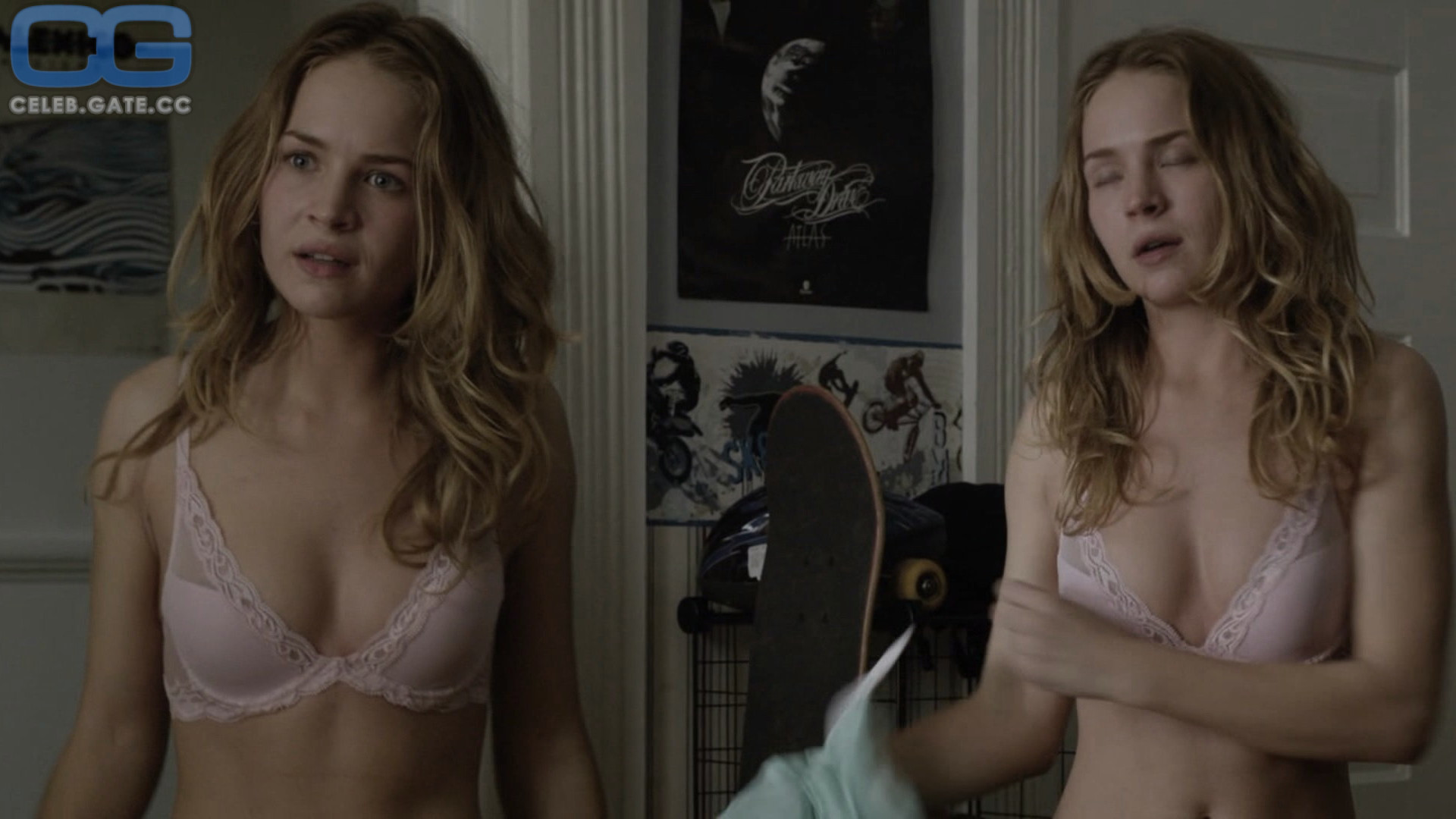 Britt Robertson sexy