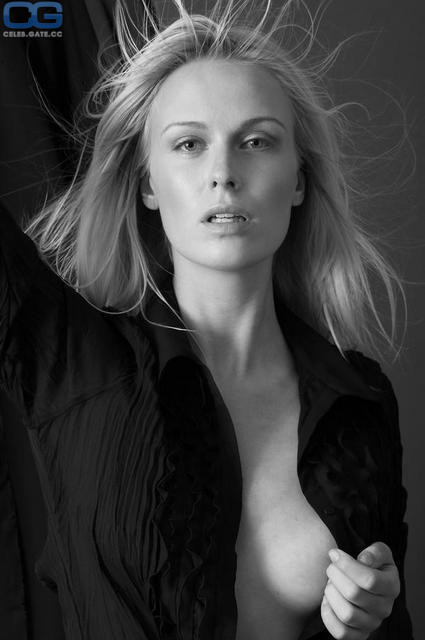 CariDee English topless