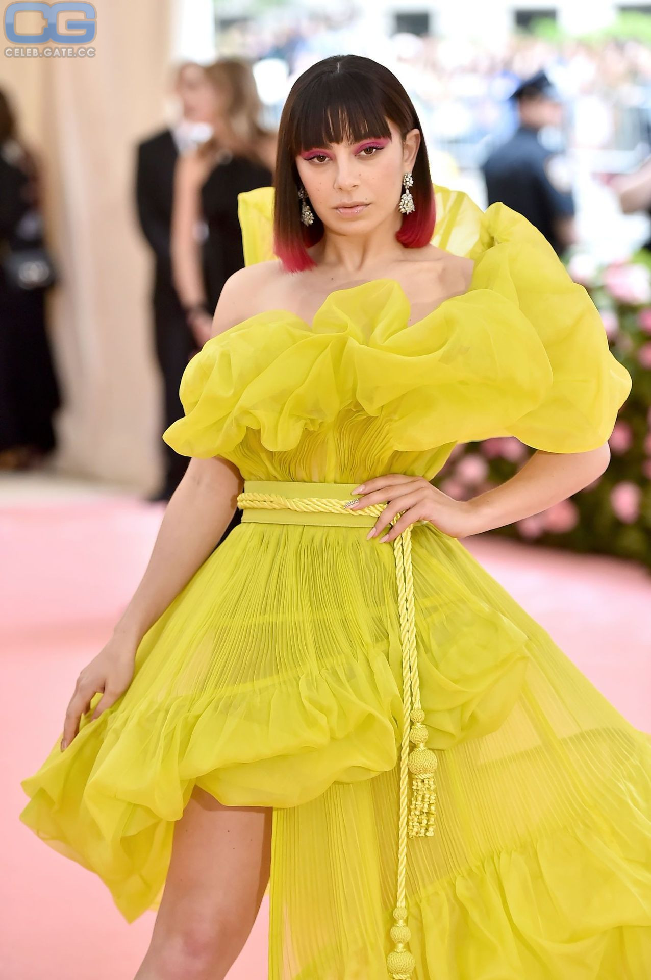 Charli XCX met gala