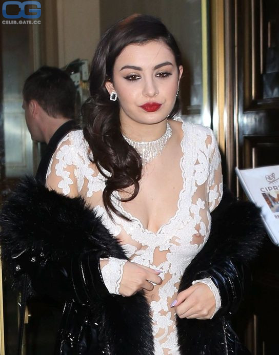 Charli XCX nip slip