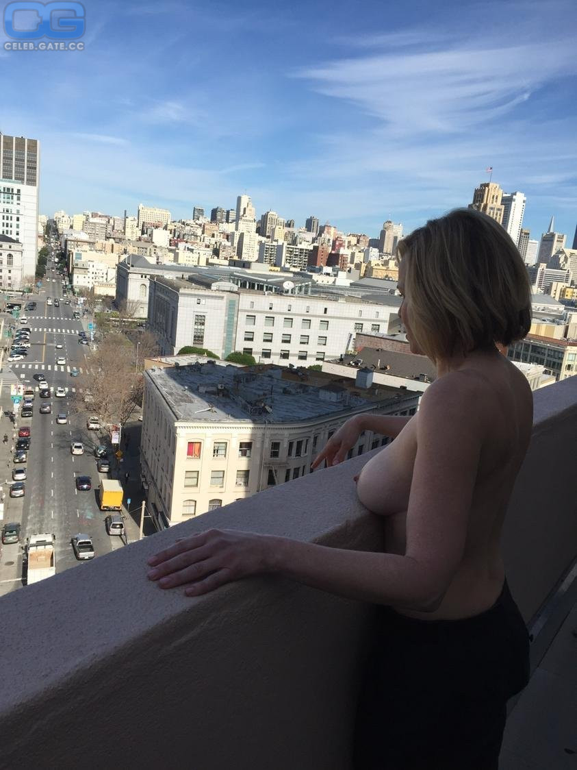 Chelsea Handler naked