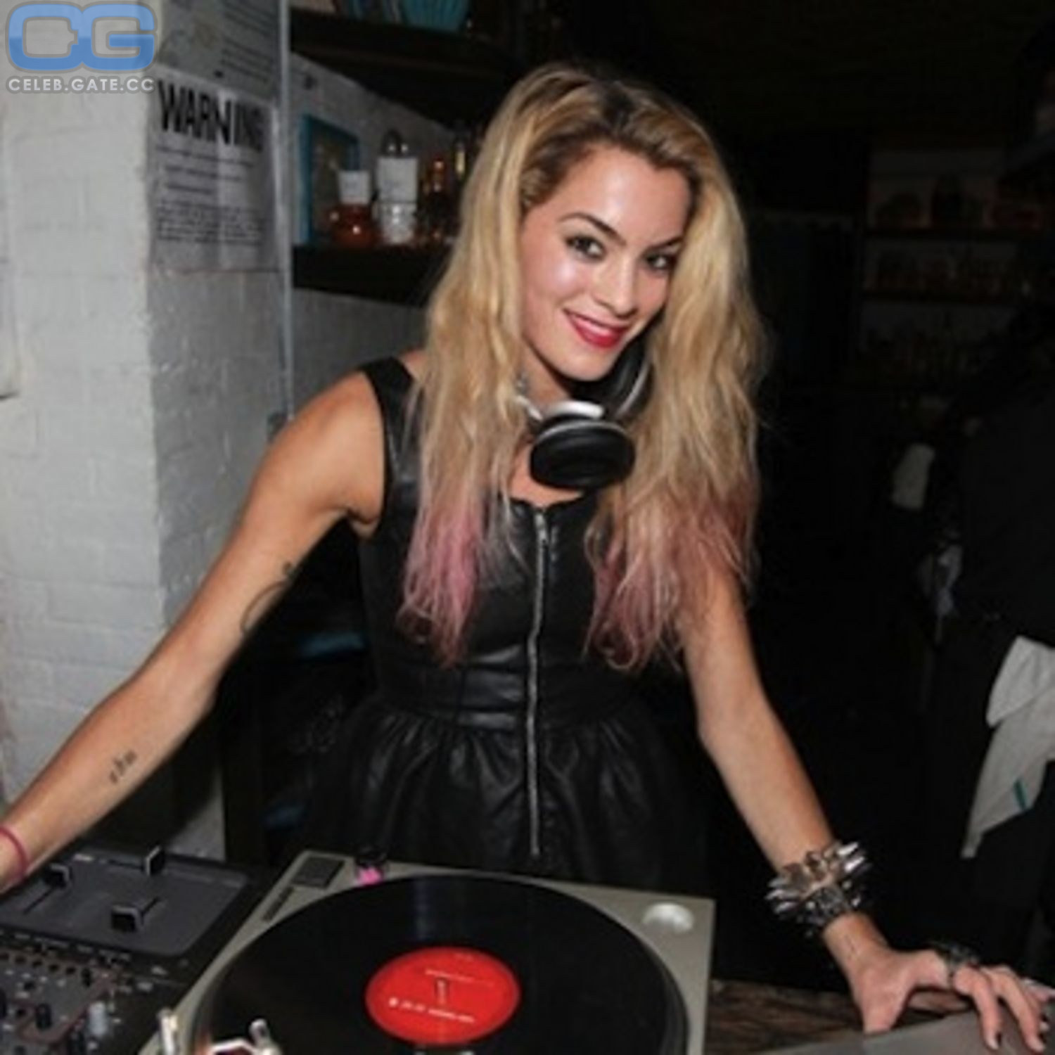 Chelsea Leyland dj