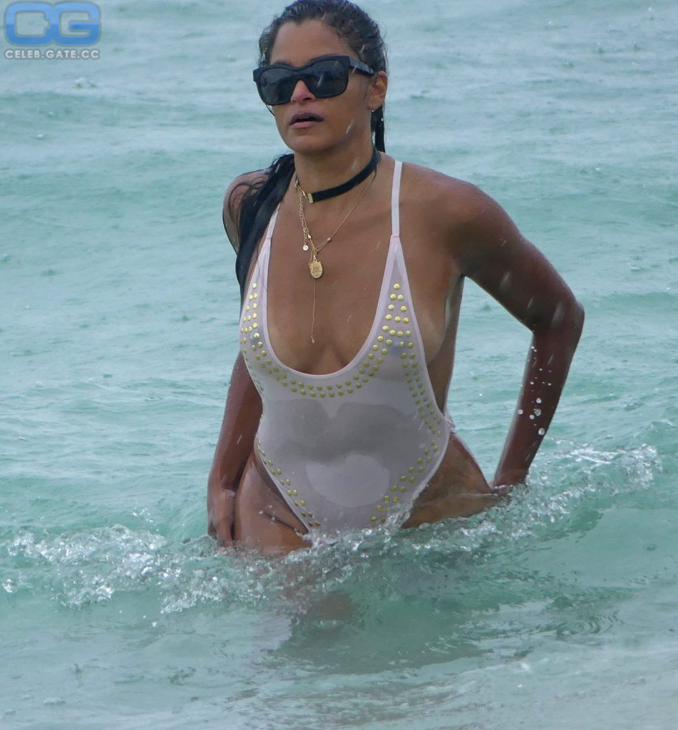 Claudia Jordan see through