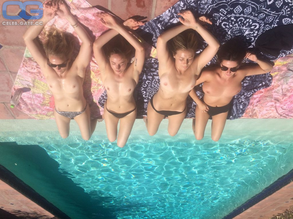 Dakota Johnson topless