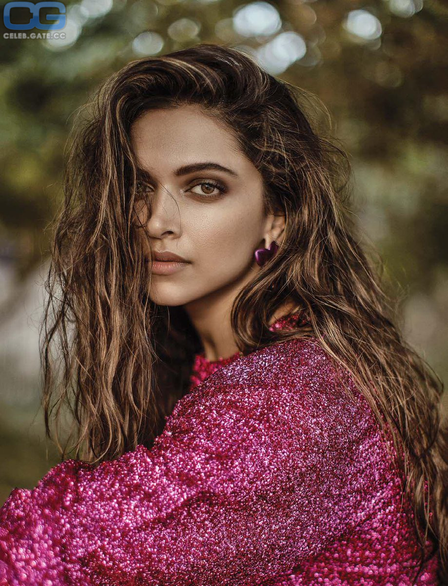 Deepika Padukone hot