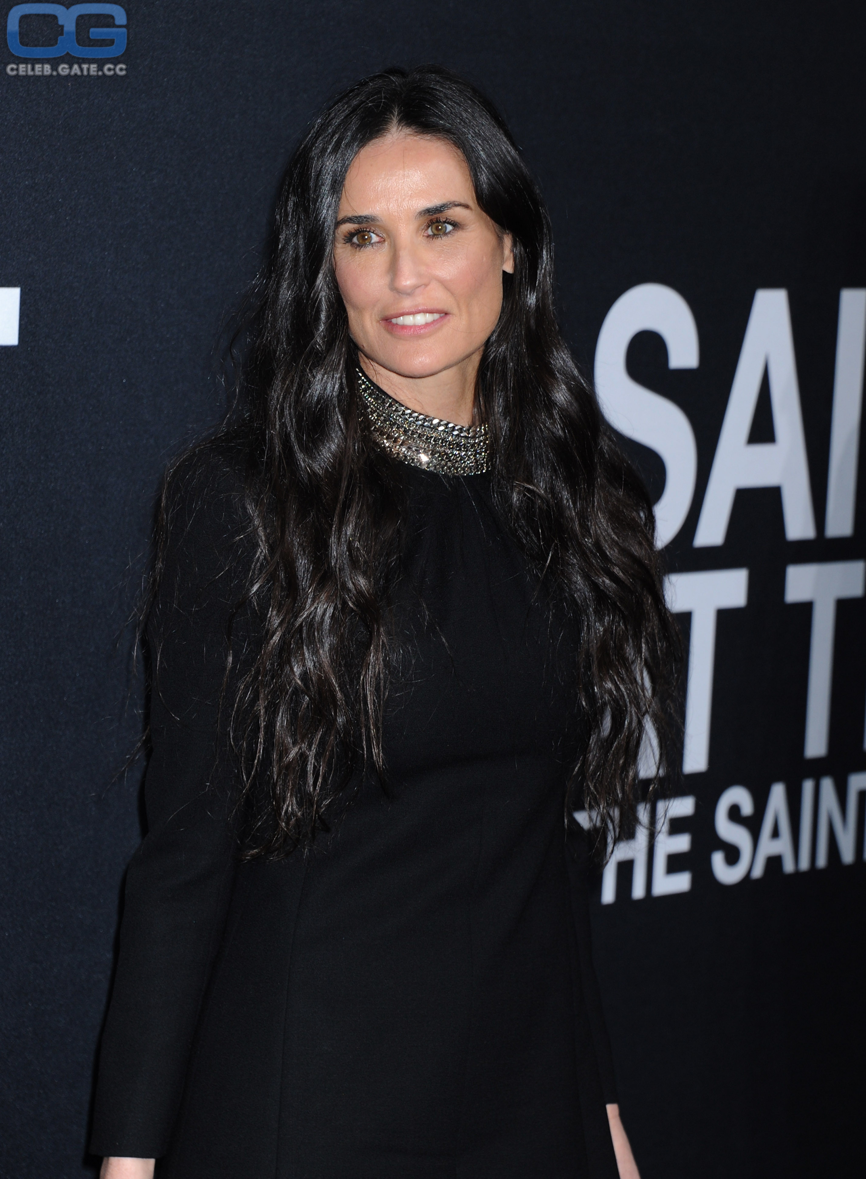 Demi Moore hot