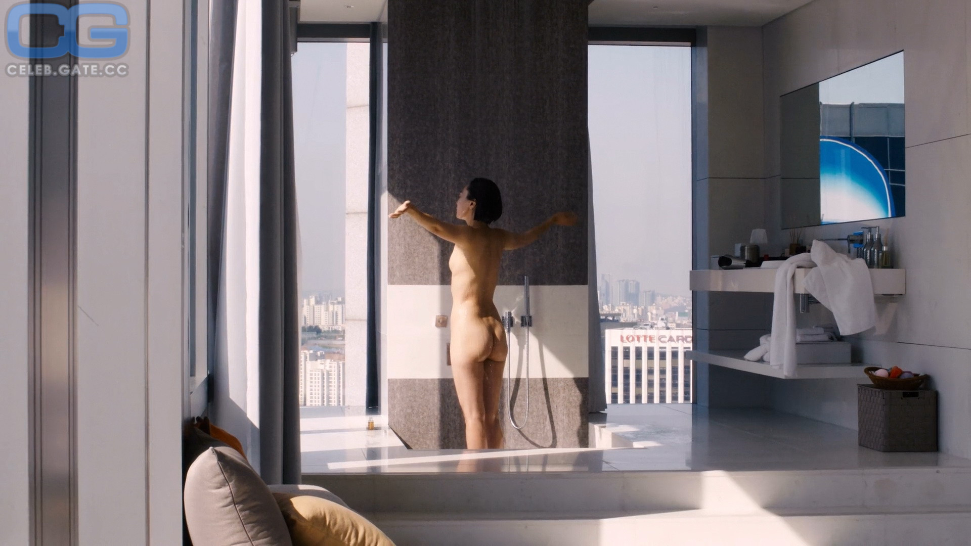 Doona Bae naked scene