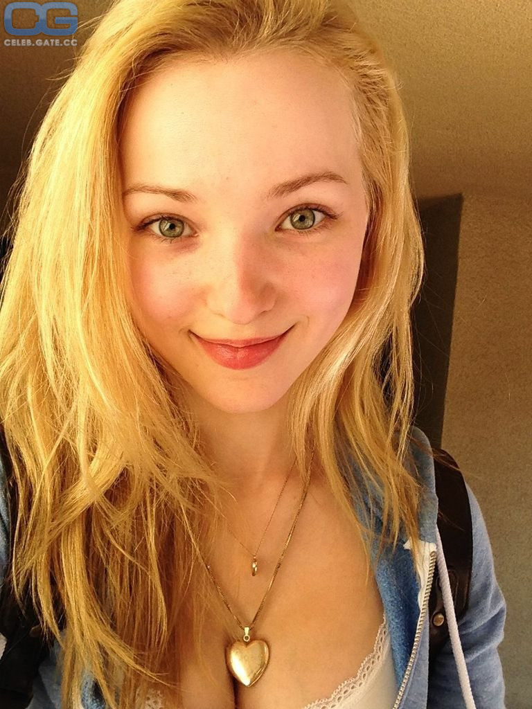 Dove Cameron leaked nudes