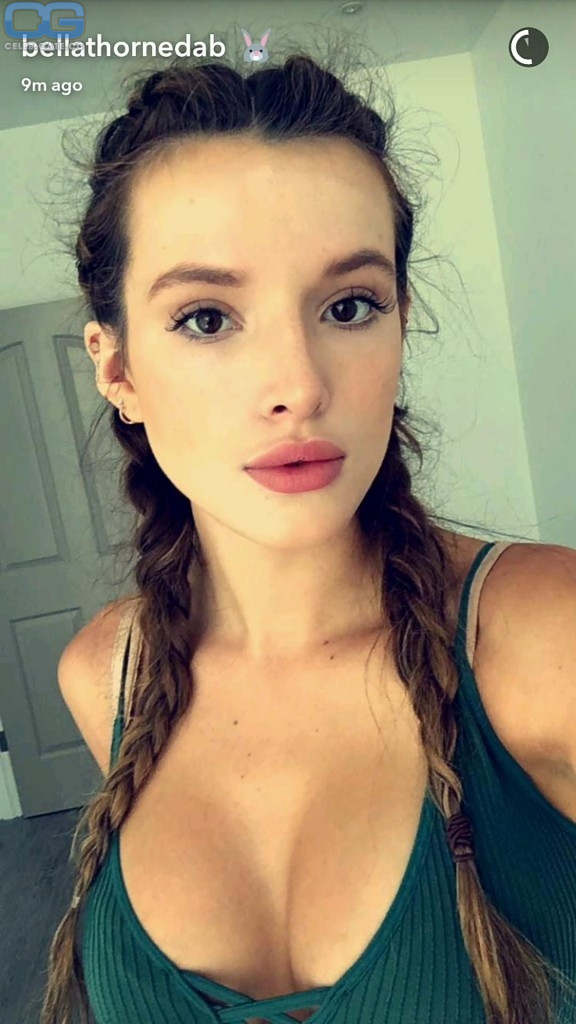 Bella Thorne 