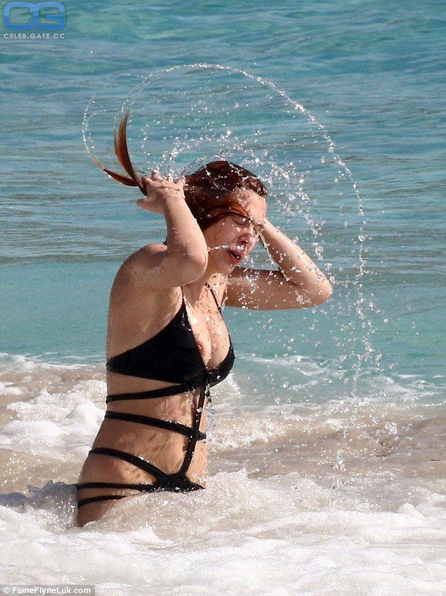 Elena Satine nipple slip