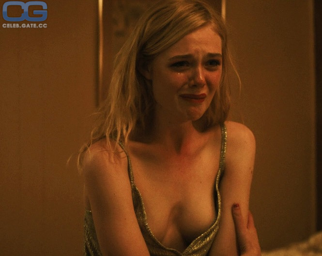 Elle Fanning nude scene