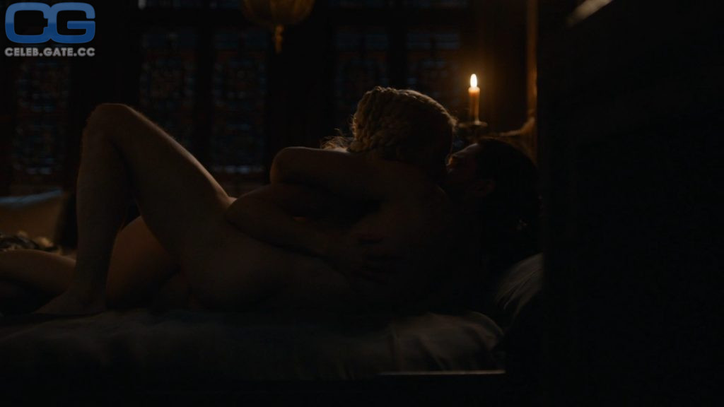 Emilia Clarke sex scnee