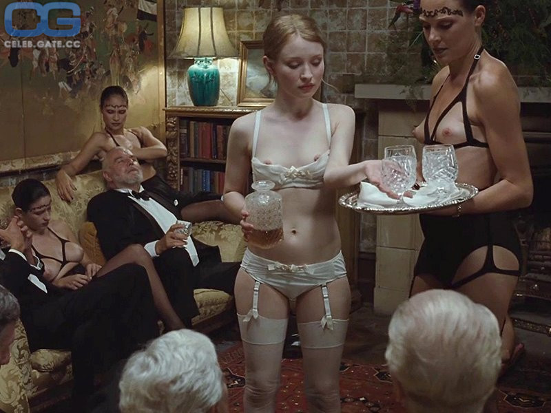 Emily Browning sex scene