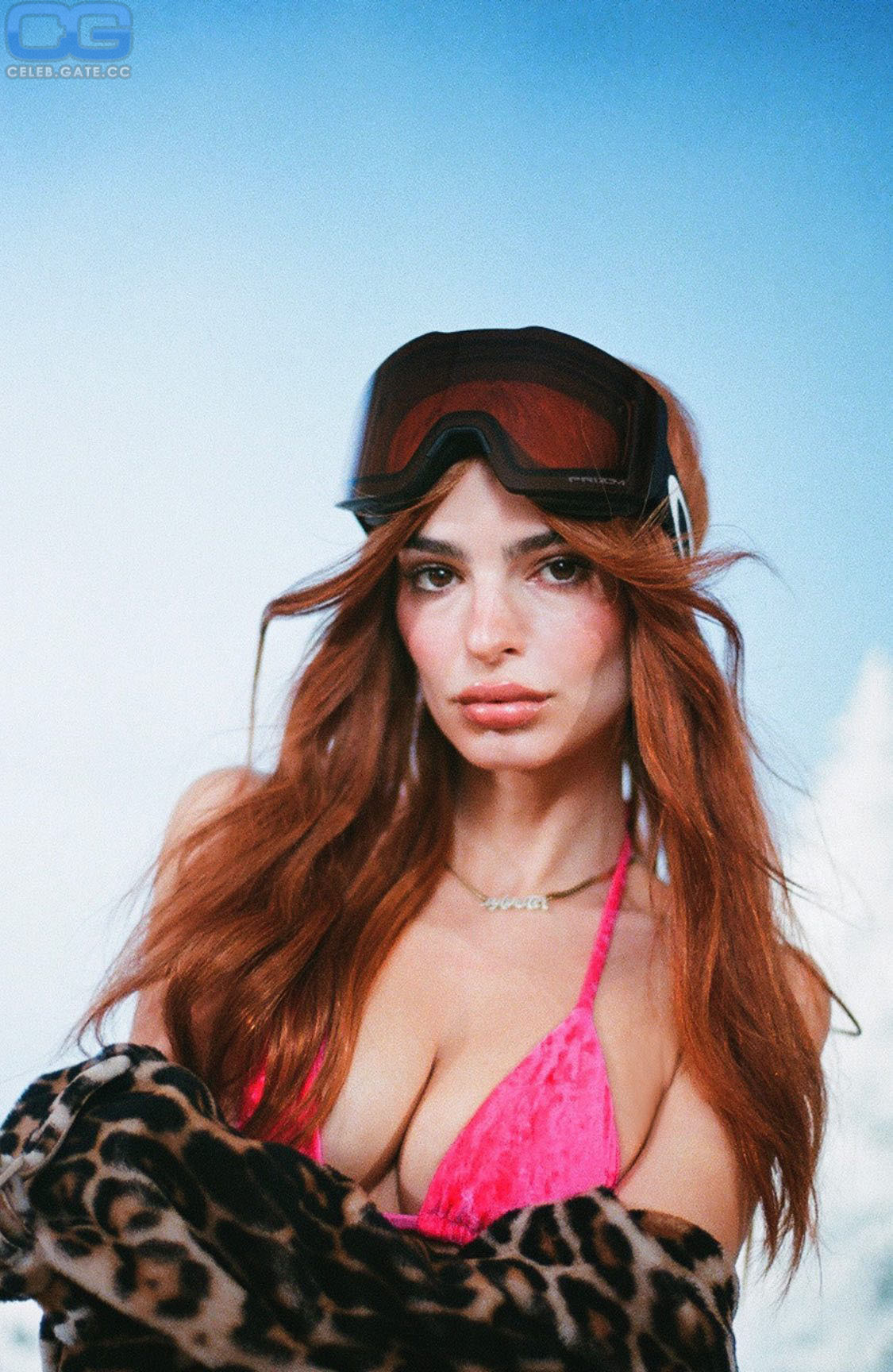 Emily Ratajkowski 