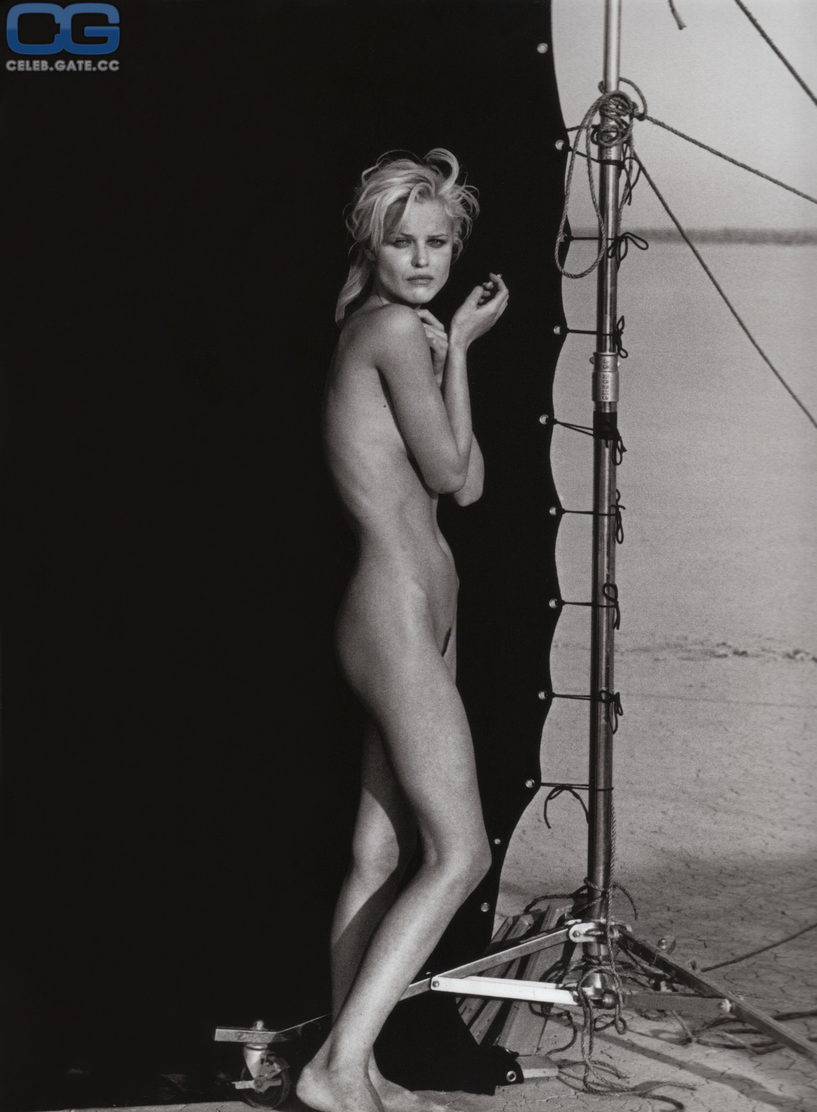 Eva Herzigova naked