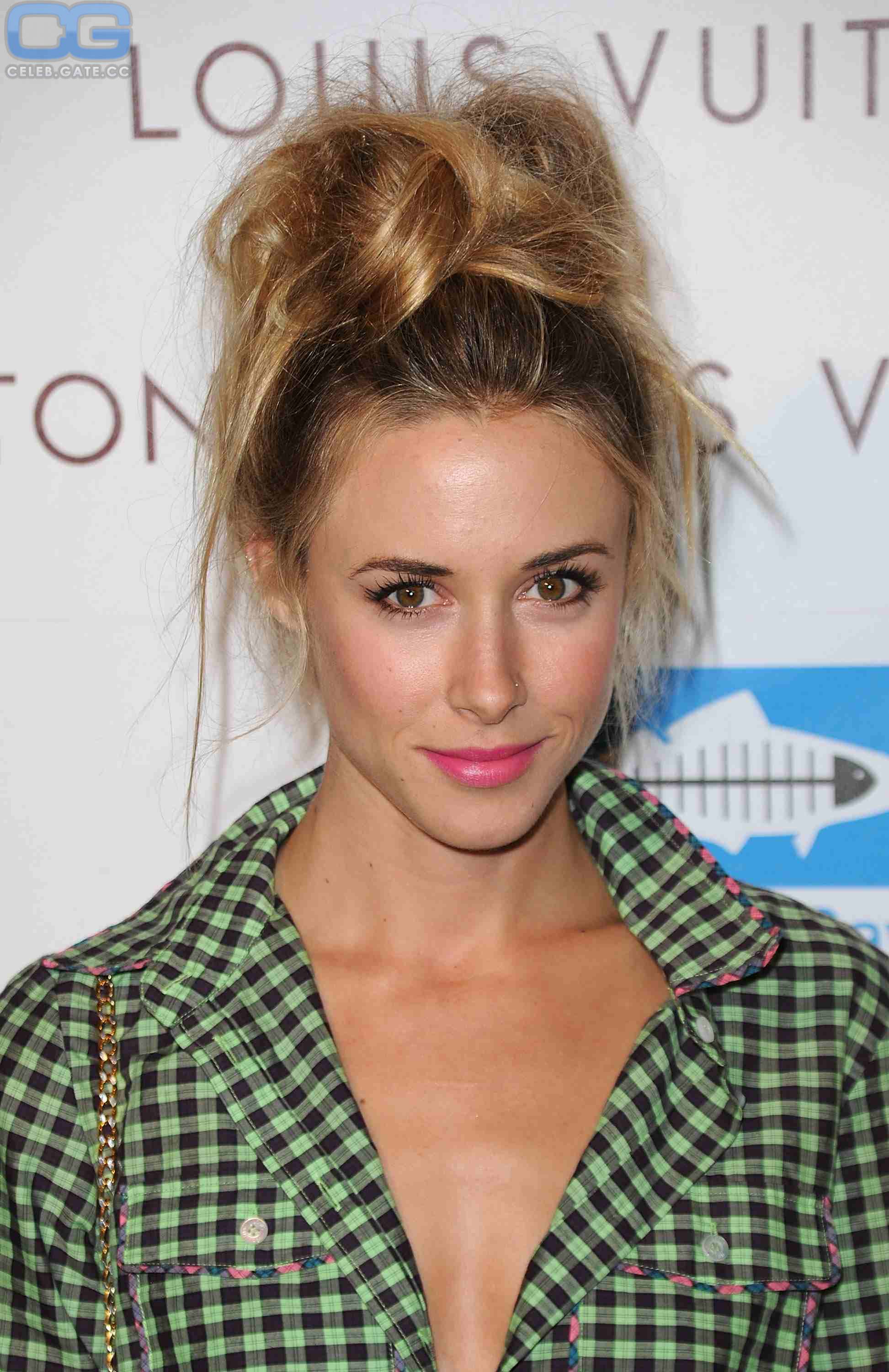 Gillian Zinser sexy