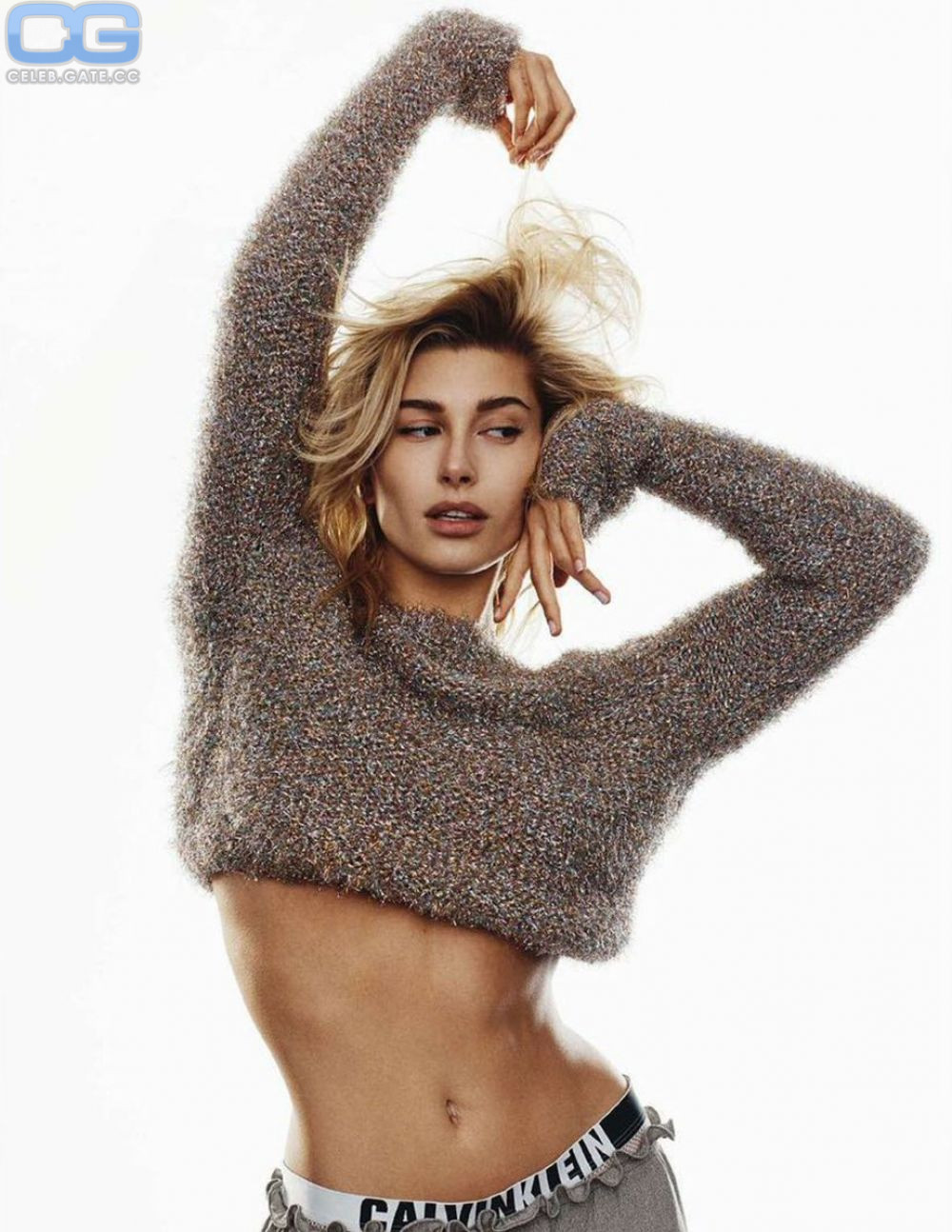 Hailey Bieber sexy