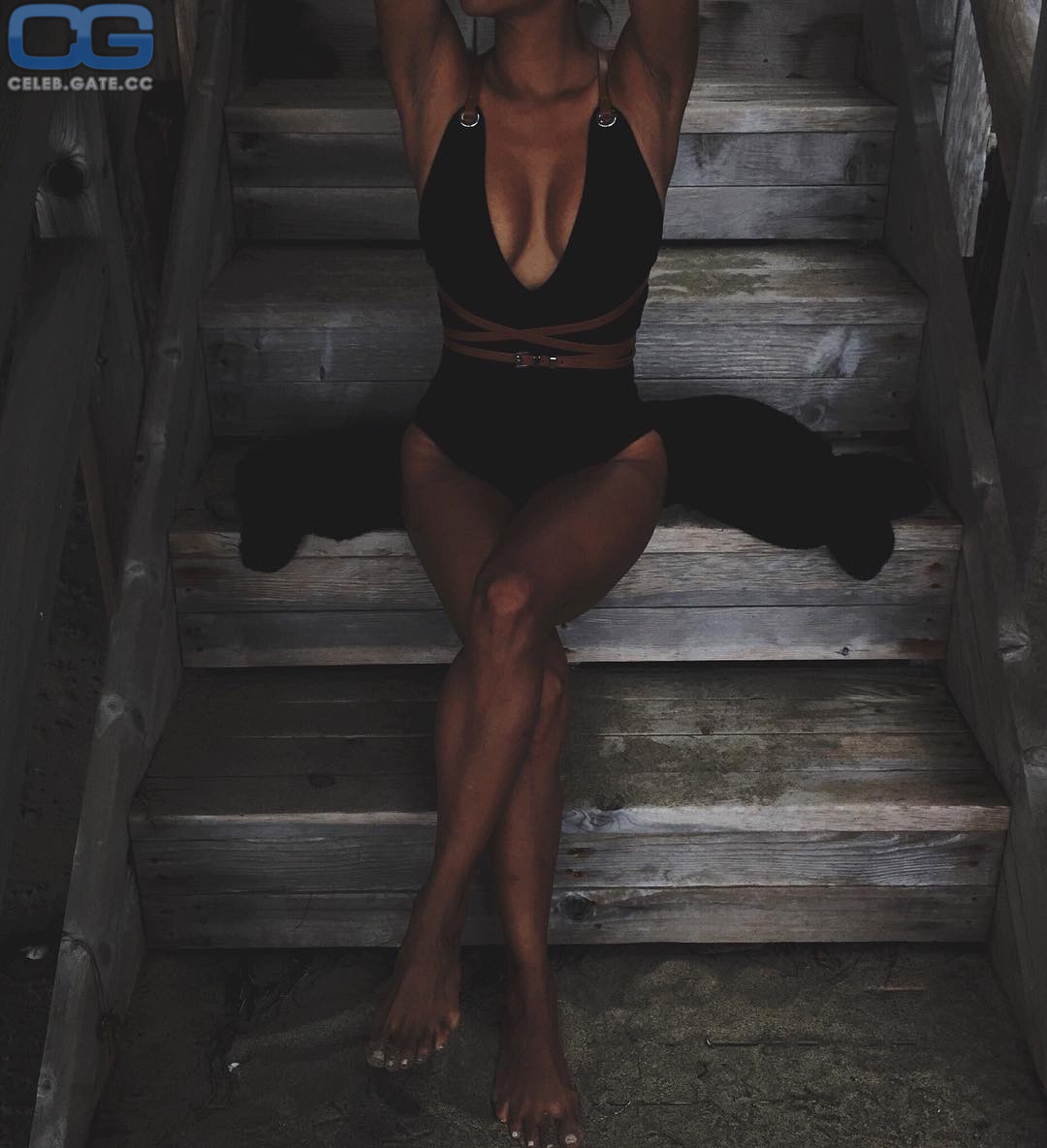 Halle Berry body