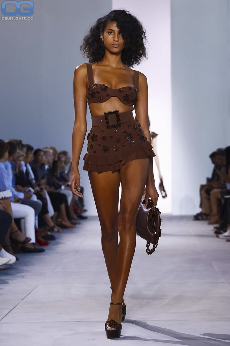 Imaan Hammam legs