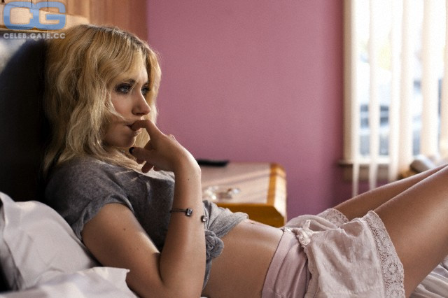 Imogen Poots hot