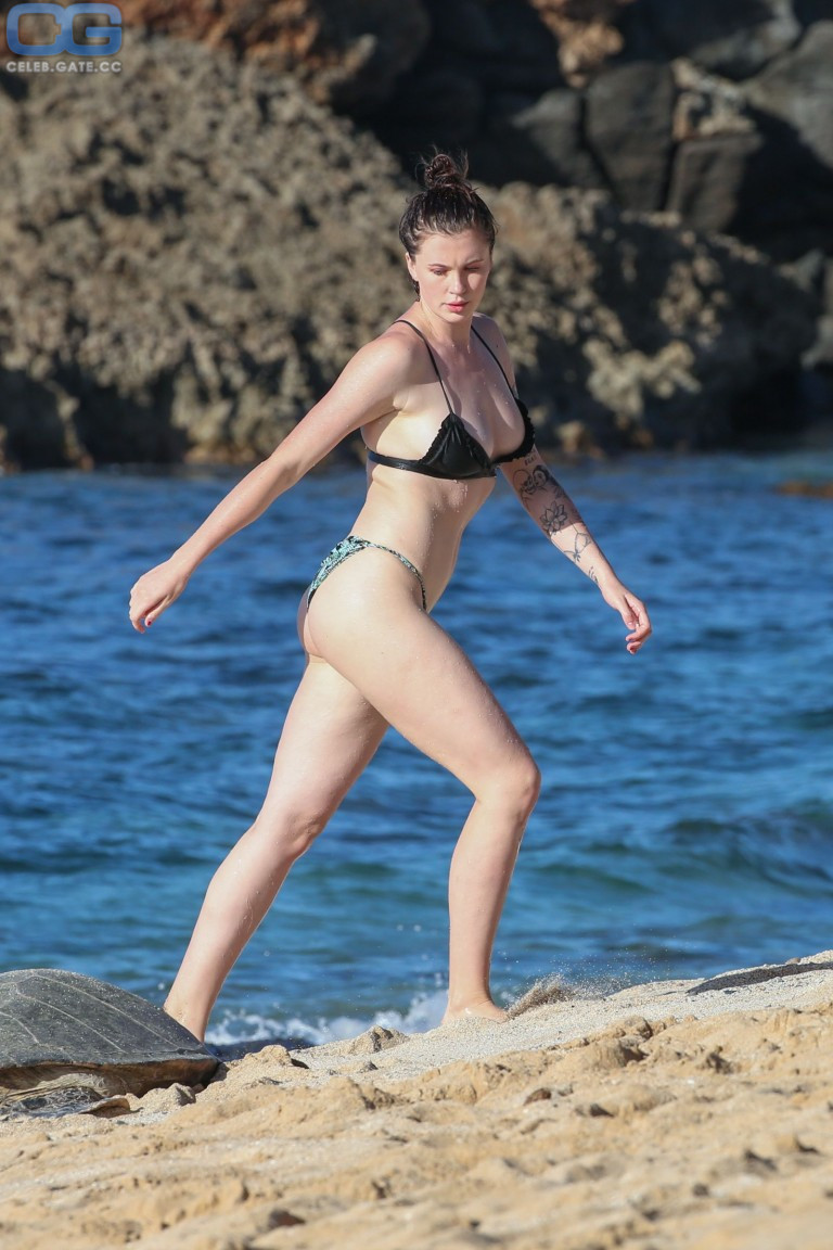 Ireland Baldwin bikini