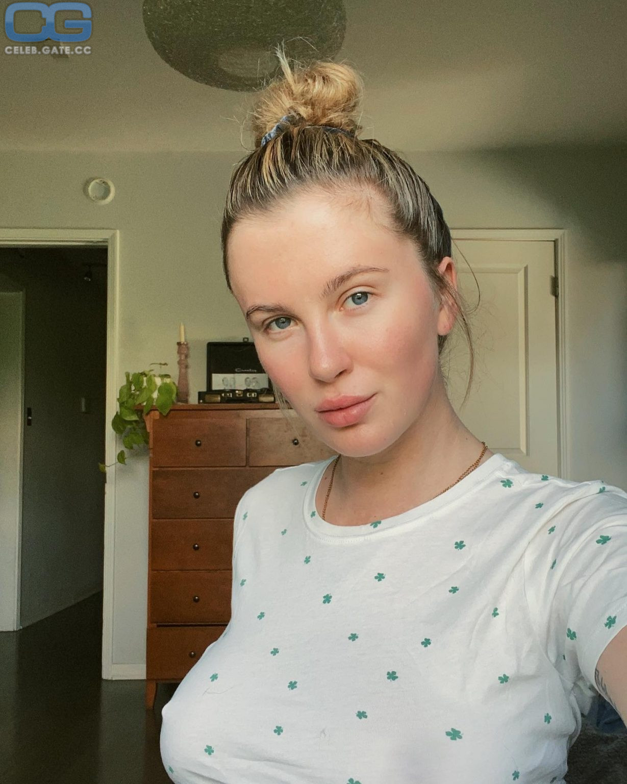 Ireland Baldwin 