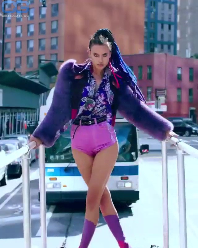 Irina Shayk cameltoe