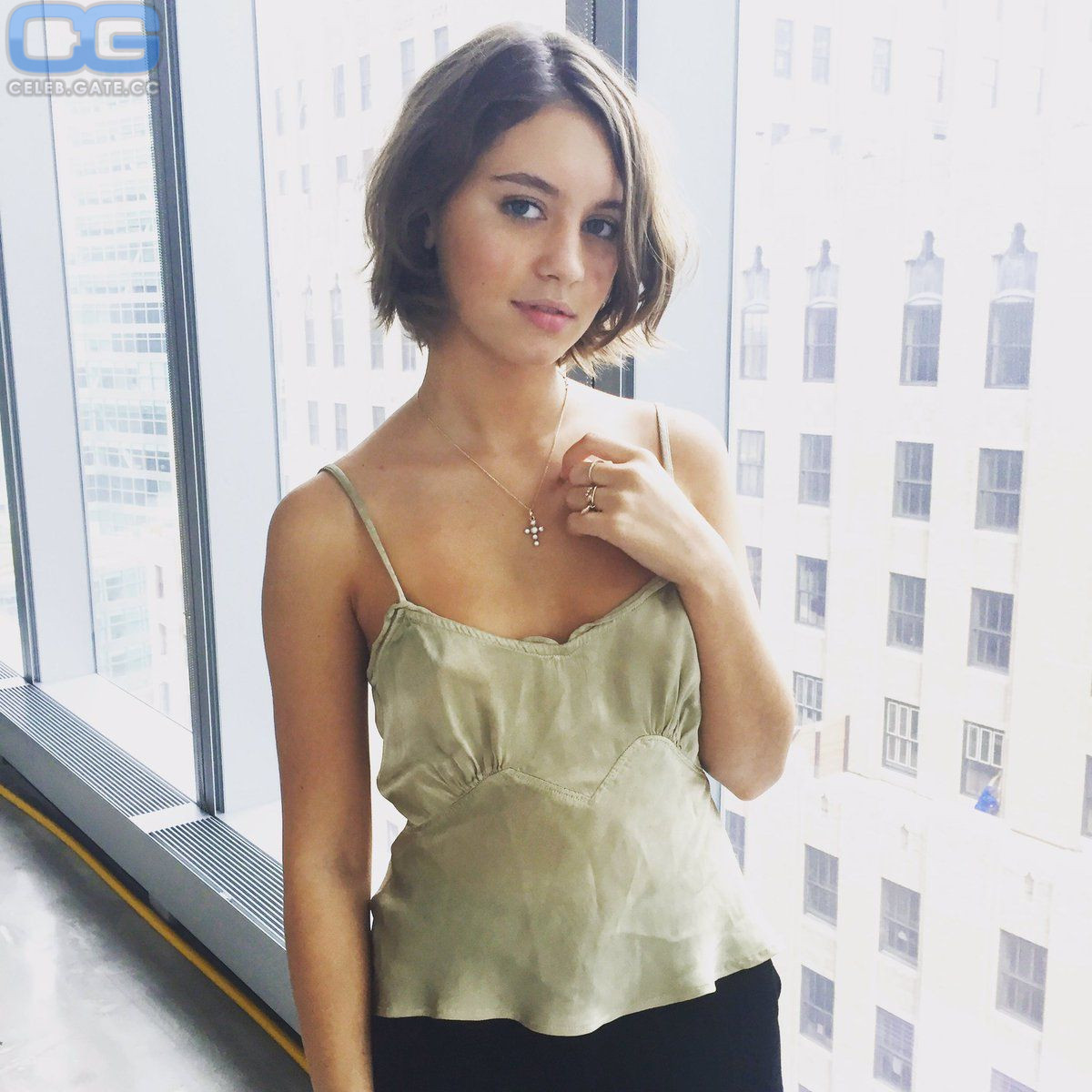 Iris Law braless