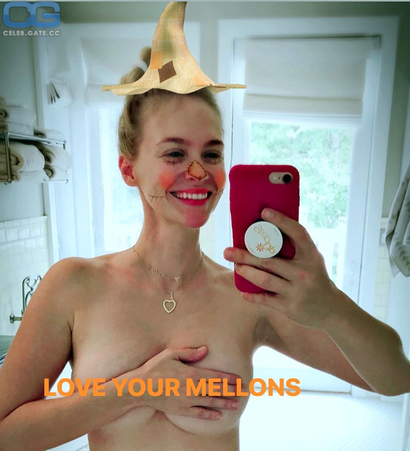 January Jones private leaks