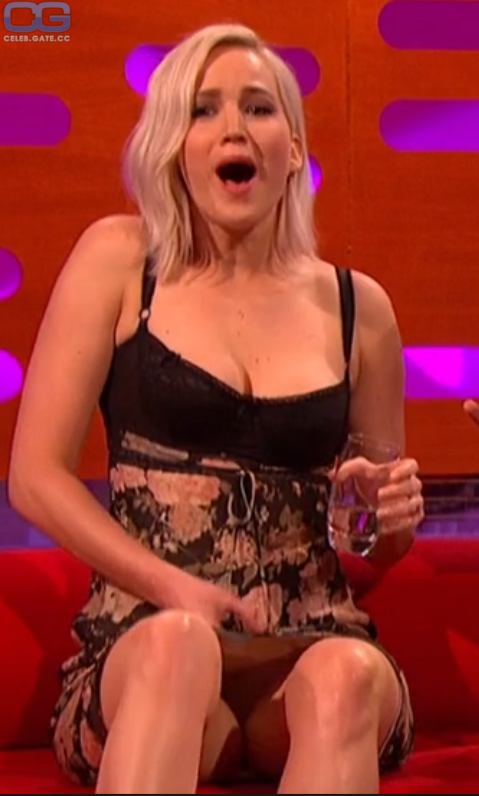 Jennifer Lawrence upskirt