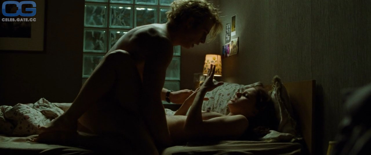 Jennifer Ulrich sex scene