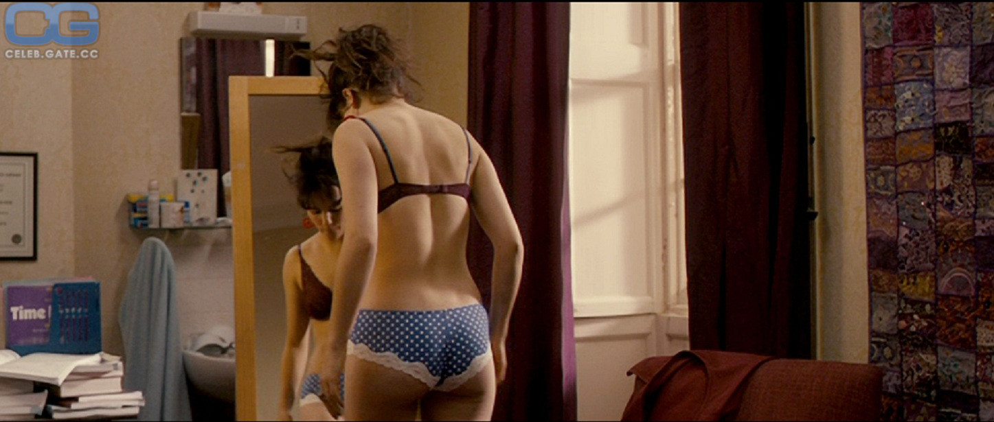 Jessica Brown Findlay sexy