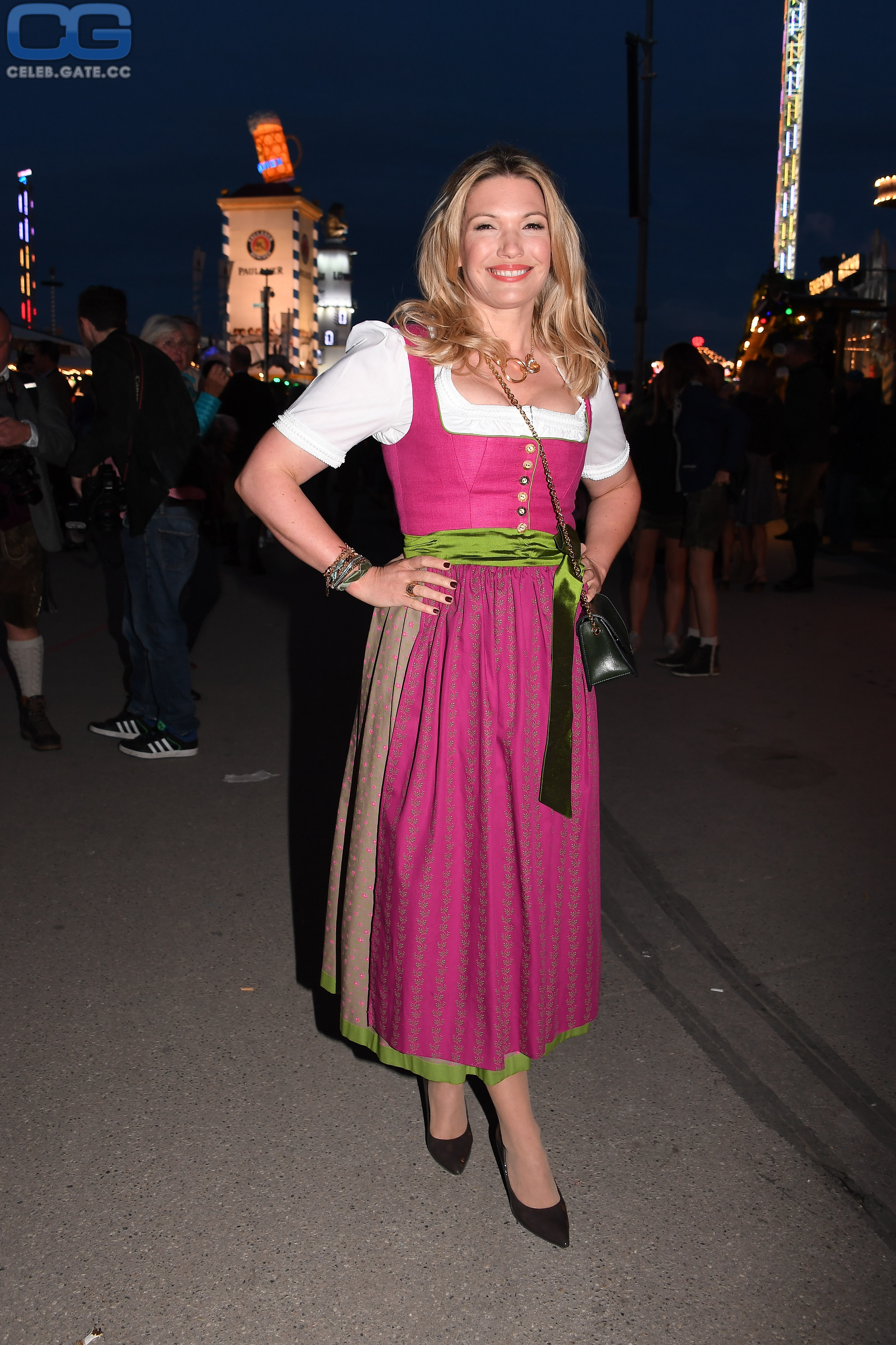 Jessica Kastrop dirndl