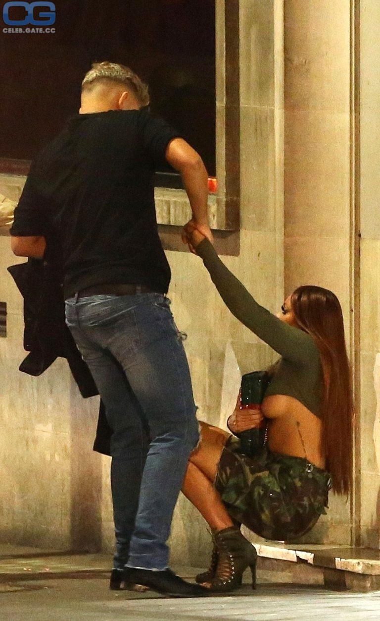 Jesy Nelson tit slip