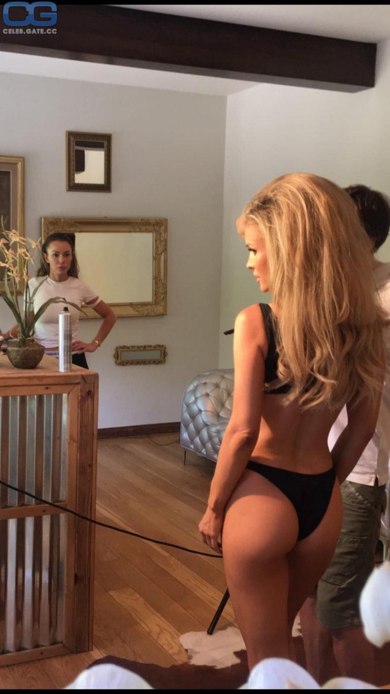 Joanna Krupa body