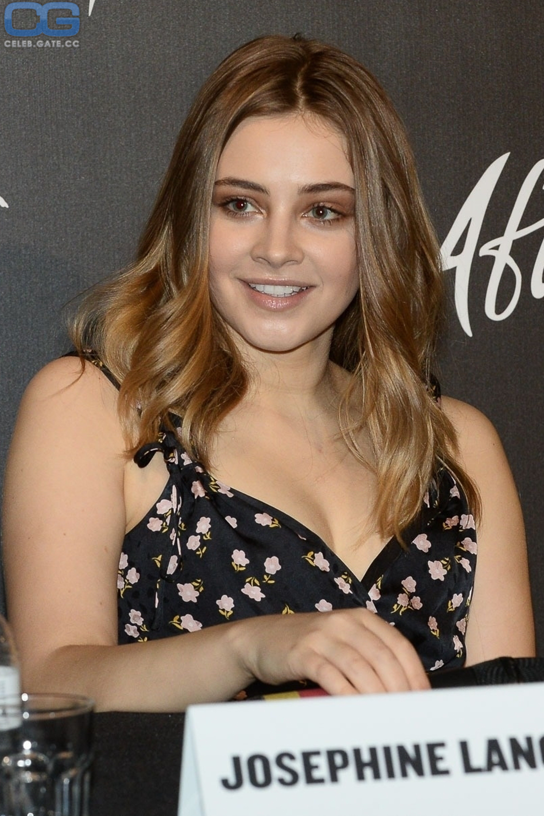 Josephine Langford 