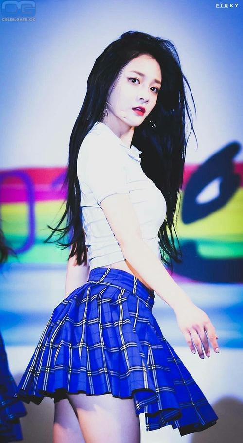 Ju Jingyi 