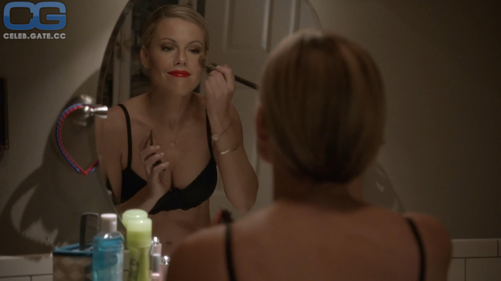 Kathleen Robertson 