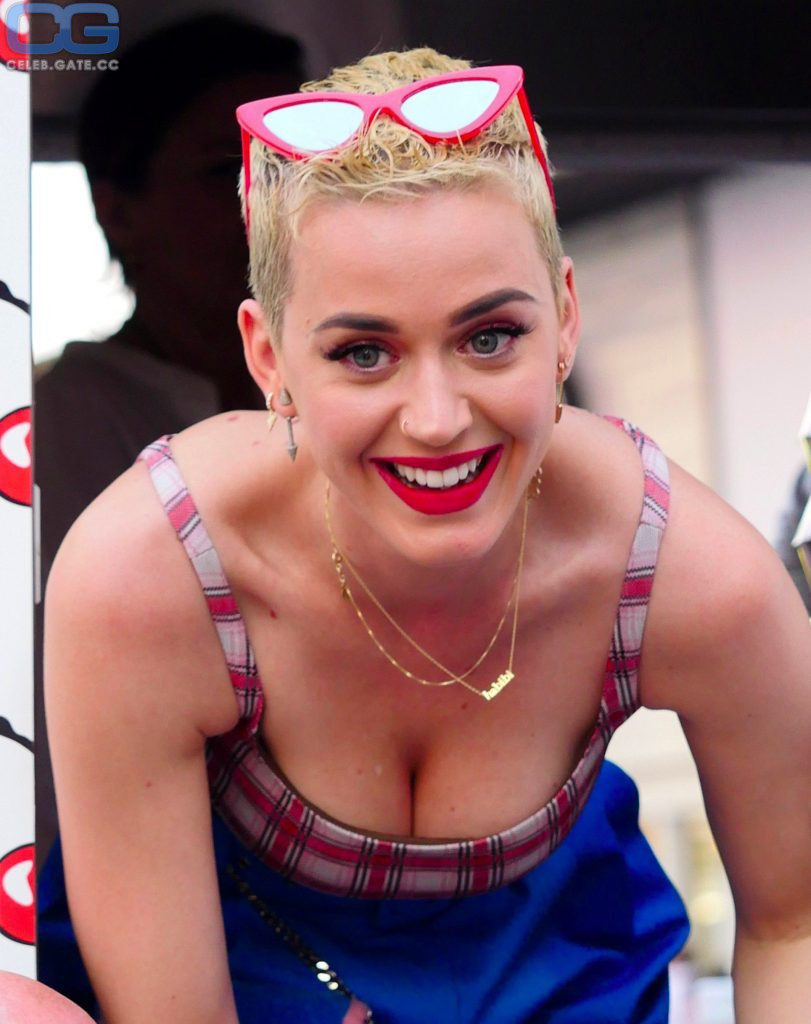 Katy Perry ausschnitt