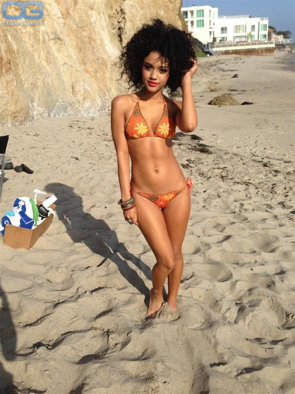 Kiersey Clemons bikini