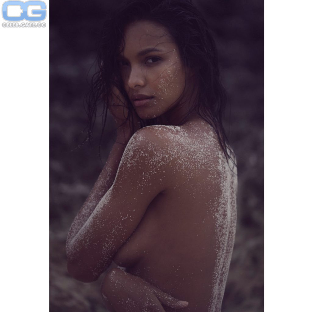 Lais Ribeiro nackt