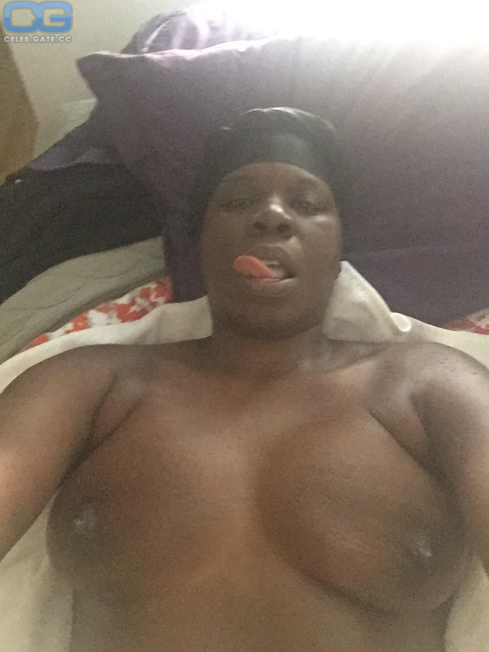 Leslie Jones naked