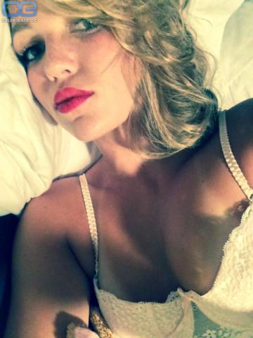 Lili Simmons leaked video